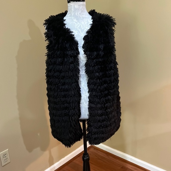 new directions Jackets & Blazers - New Directions Vest Black Soft Fuzzy